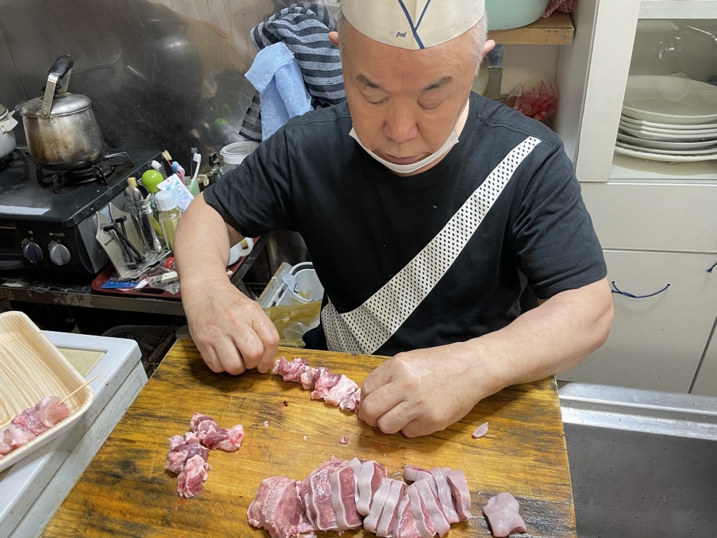 生肉と独自のタレにこだわり！持ち帰り専門の焼き鳥店『やきとり　たっちゃん』